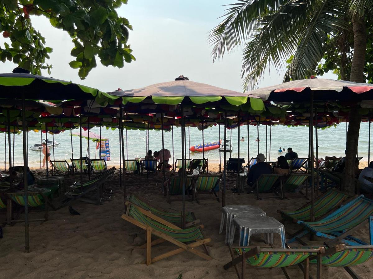 Yuri Guesthouse Jomtien Beach Exterior foto