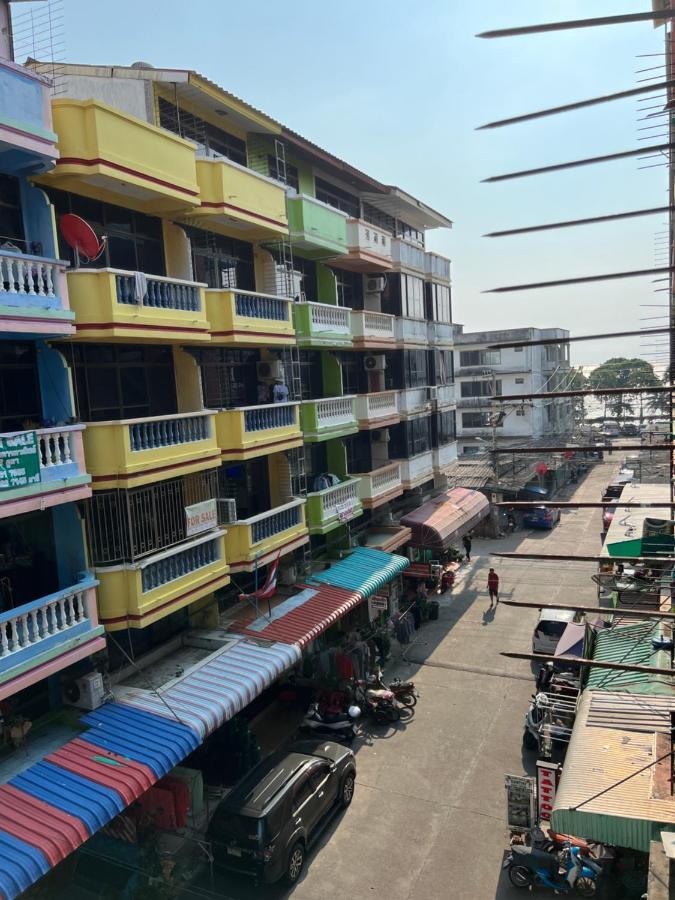 Yuri Guesthouse Jomtien Beach Exterior foto